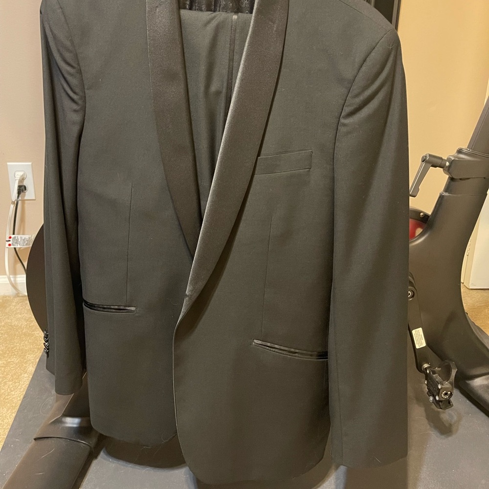 Mens black Tux - 42 R, 36 x 30 Pants